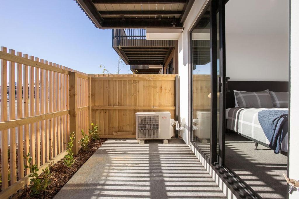 Апартаменты Stylish Brand New Sunny 3Bdrm 3Bth Garage Sleeps 6 Крайстчёрч Экстерьер фото